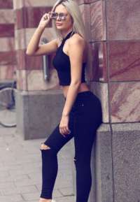 Mersin Yabancı Escort'a Bağlanın - Yabancı ve Zarif Bir Escortla Unutulmaz Zamanların Kapılarını Açın!